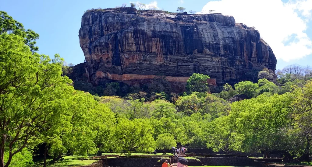 Discover the Wonders of Sri Lanka: A Tropical Paradise Awaits