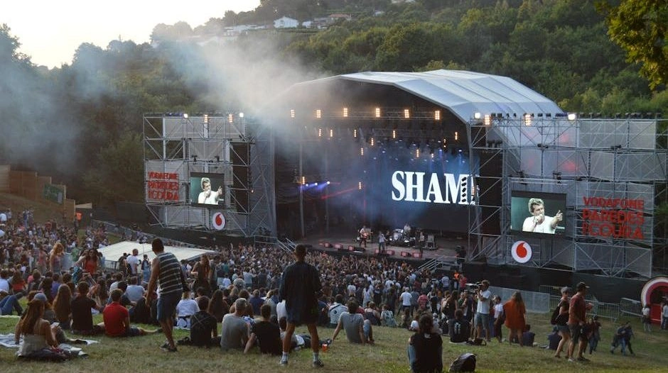 Discover the Magic of Music Festival Tours: A Journey Beyond the Concert