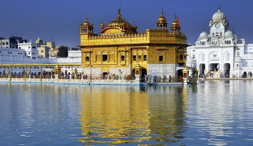 Flights to Amritsar from UK: Best Routes & Airlines
